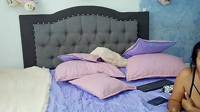 Snapshot of Nicolletorres2 chatting on November 25, 2025, 7:36 pm Nicolletorres2 online show from November 25, 2025, 7:36 pm