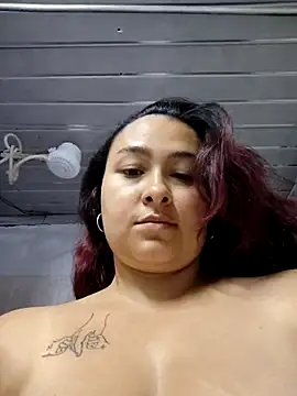 Freyacooper online show from September 25, 2025, 2:06 am