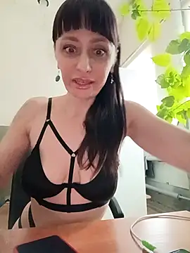 Lietta  online show from February 15, 2026, 12:48 pm