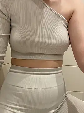 Cumonmme online show from December 17, 2025, 1:54 am