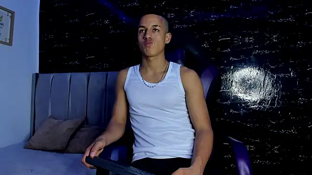 Snapshot of Jhos_Smith chatting on October 25, 2025, 1:16 am Jhos Smith online show from October 25, 2025, 1:16 am