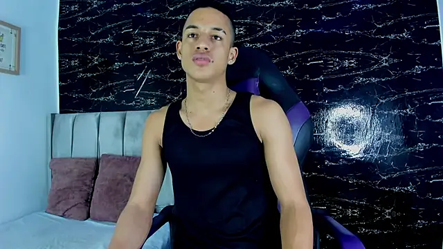 Snapshot of Jhos_Smith chatting on February 5, 2026, 4:19 am Jhos Smith online show from February 5, 2026, 4:19 am