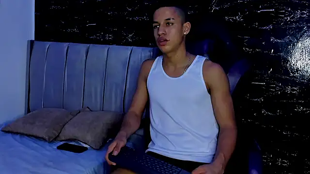 Snapshot of Jhos_Smith chatting on September 24, 2025, 3:57 am Jhos Smith online show from September 24, 2025, 3:57 am