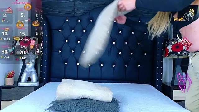 Snapshot of Keysha_Queen_ chatting on October 17, 2025, 12:07 pm Keysha Queen  online show from October 17, 2025, 12:07 pm