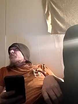 Snapshot of Poundtown1226 chatting on February 19, 2026, 12:29 am Poundtown1226 online show from February 19, 2026, 12:29 am