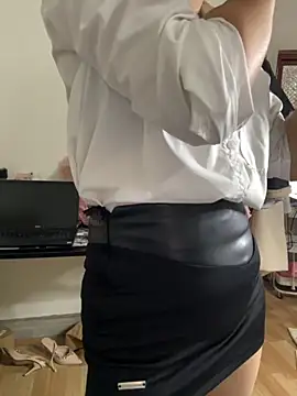 Snapshot of susu_baby chatting on November 13, 2025, 5:11 am susu baby online show from November 13, 2025, 5:11 am