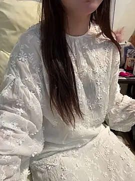 Snapshot of susu_baby chatting on December 15, 2025, 5:24 am susu baby online show from December 15, 2025, 5:24 am