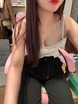 Snapshot of susu_baby chatting on December 4, 2025, 6:12 am susu baby online show from December 4, 2025, 6:12 am