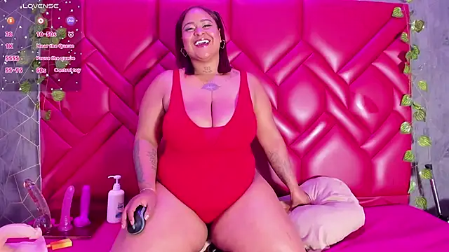 Snapshot of CynthiaGale chatting on November 22, 2025, 1:48 am CynthiaGale online show from November 22, 2025, 1:48 am