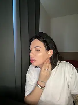 Snapshot of -RAHELA- chatting on November 19, 2025, 9:20 am -RAHELA- online show from November 19, 2025, 9:20 am