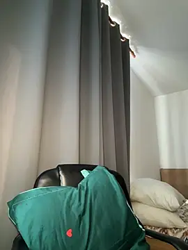 Snapshot of -RAHELA- chatting on November 1, 2025, 10:31 am -RAHELA- online show from November 1, 2025, 10:31 am