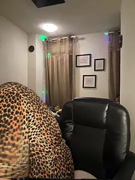 Snapshot of -RAHELA- chatting on December 15, 2025, 3:51 pm -RAHELA- online show from December 15, 2025, 3:51 pm