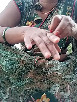 Snapshot of monu_bhabi chatting on April 14, 2026, 12:37 am monu bhabi online show from April 14, 2026, 12:37 am