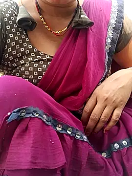 Snapshot of monu_bhabi chatting on February 19, 2026, 8:33 am monu bhabi online show from February 19, 2026, 8:33 am