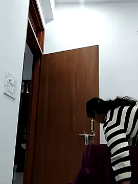 Shikha-mehra7 online show from February 12, 2026, 4:23 am