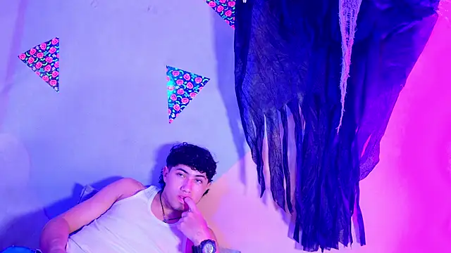 Laura and Kevin online show from October 25, 2025, 1:45 pm