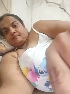 Snapshot of Vydinha chatting on October 22, 2025, 12:32 am Vydinha online show from October 22, 2025, 12:32 am