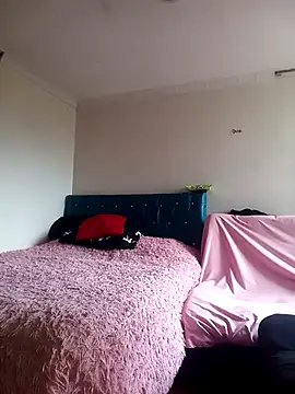 Snapshot of -AngelNova- chatting on December 14, 2025, 8:25 pm -AngelNova- online show from December 14, 2025, 8:25 pm