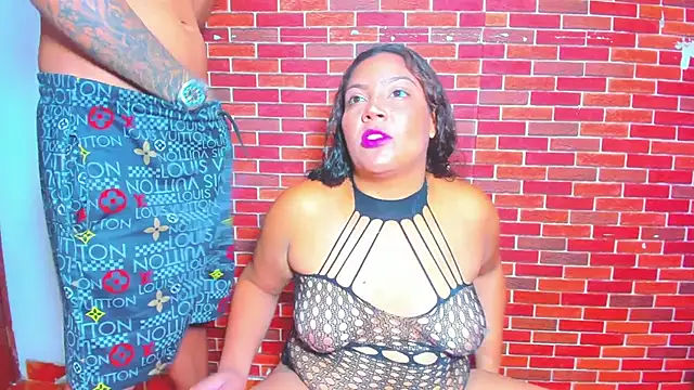 Snapshot of sweet_sexy_bitch42 chatting on November 24, 2025, 3:39 am sweet sexy bitch42 online show from November 24, 2025, 3:39 am