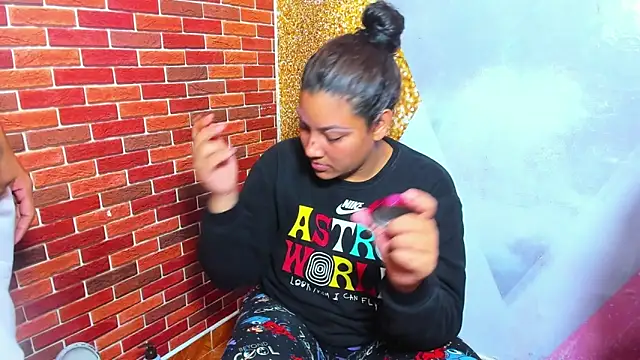 Snapshot of sweet_sexy_bitch42 chatting on October 25, 2025, 3:28 am sweet sexy bitch42 online show from October 25, 2025, 3:28 am