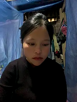 Snapshot of O_o_UwU_o_O chatting on November 5, 2025, 7:22 am O o UwU o O online show from November 5, 2025, 7:22 am