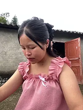 Snapshot of O_o_UwU_o_O chatting on November 6, 2025, 2:04 am O o UwU o O online show from November 6, 2025, 2:04 am