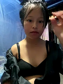 Snapshot of O_o_UwU_o_O chatting on October 30, 2025, 8:12 am O o UwU o O online show from October 30, 2025, 8:12 am