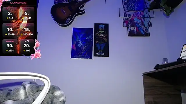 moonligth18 online show from October 9, 2025, 1:17 am