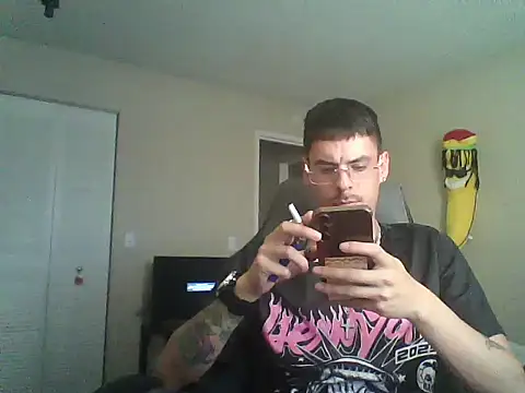 Snapshot of latinosatiro94 chatting on October 2, 2025, 10:57 pm latinosatiro94 online show from October 2, 2025, 10:57 pm