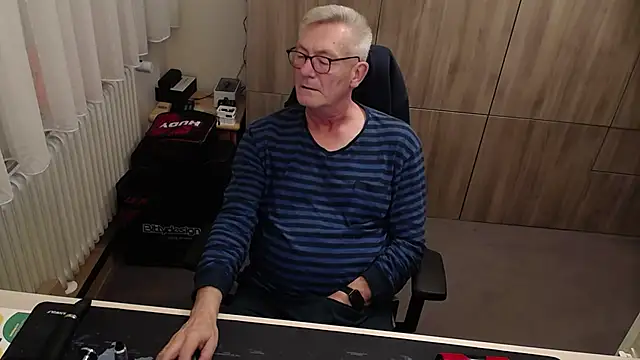 randyandy67 online show from November 4, 2025, 9:07 pm