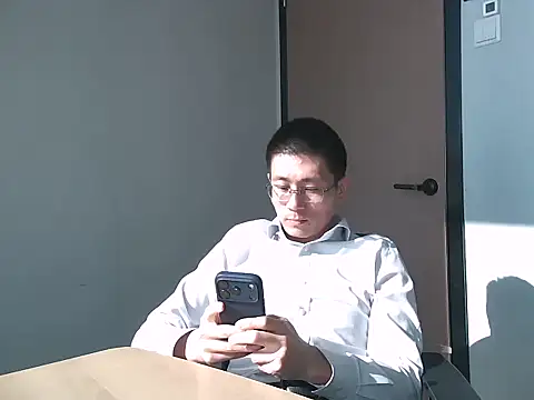 Snapshot of miniyellower chatting on November 19, 2025, 2:55 am miniyellower online show from November 19, 2025, 2:55 am