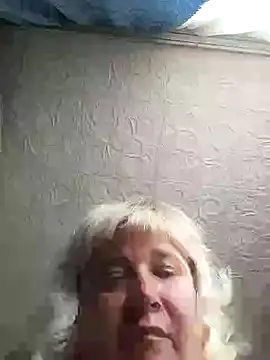 Snapshot of GlamMilena chatting on October 13, 2025, 12:51 pm GlamMilena online show from October 13, 2025, 12:51 pm