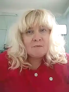 Snapshot of GlamMilena chatting on February 4, 2025, 9:07 am GlamMilena online show from February 4, 2025, 9:07 am