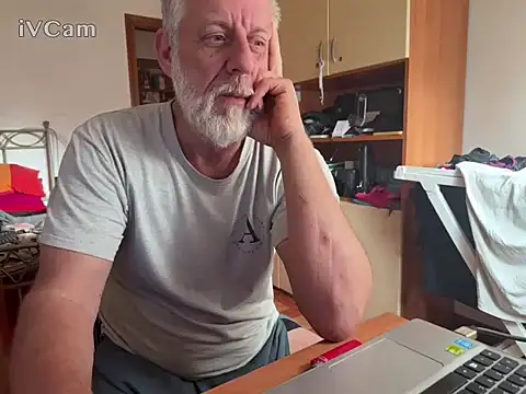 Snapshot of Pigna16PSRN chatting on February 10, 2026, 3:00 pm Pigna16PSRN online show from February 10, 2026, 3:00 pm