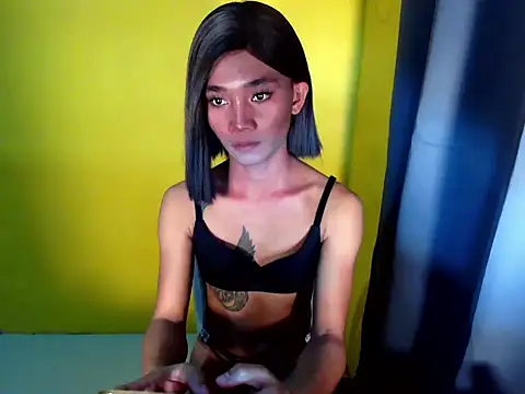 Snapshot of Petite_HugeCock chatting on April 14, 2026, 9:36 am Petite HugeCock online show from April 14, 2026, 9:36 am