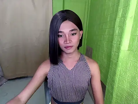 Petite HugeCock online show from September 19, 2025, 10:30 am