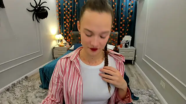 Snapshot of SusanMayer chatting on October 23, 2025, 1:54 pm SusanMayer online show from October 23, 2025, 1:54 pm