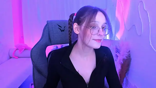 JenniferKiim online show from February 1, 2026, 10:46 am