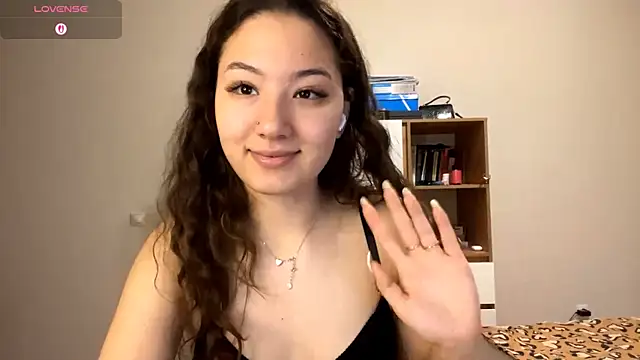 Snapshot of Sakuravice chatting on November 5, 2025, 12:08 pm Sakuravice online show from November 5, 2025, 12:08 pm