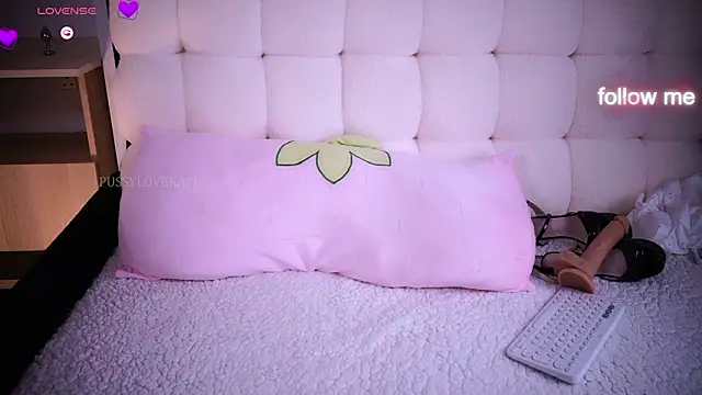 Snapshot of Pussylovekate chatting on March 21, 2026, 8:19 am Pussylovekate online show from March 21, 2026, 8:19 am