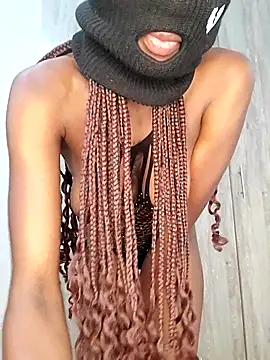 Snapshot of _Uphele chatting on December 17, 2025, 8:58 pm Uphele online show from December 17, 2025, 8:58 pm