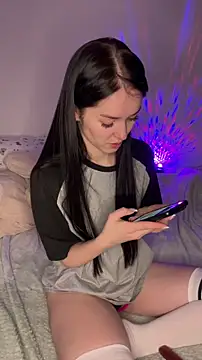 Snapshot of Veliora chatting on January 13, 2026, 5:50 pm Veliora online show from January 13, 2026, 5:50 pm