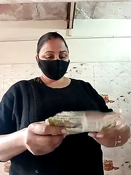 Rakhi sawant143 online show from November 24, 2025, 3:06 am