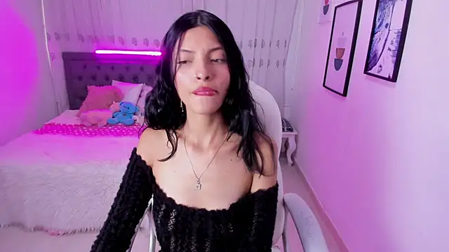 Mia Clay1 online show from November 11, 2025, 8:03 pm