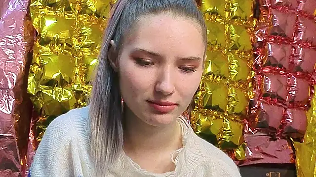  kikiclark   online show from April 16, 2026, 9:39 pm