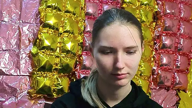  kikiclark   online show from March 19, 2026, 4:29 pm