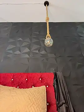 Snapshot of Juanita-Diaz chatting on December 2, 2025, 8:32 pm Juanita-Diaz online show from December 2, 2025, 8:32 pm