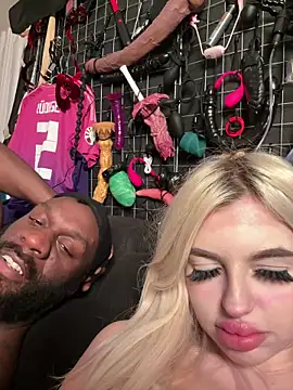 Snapshot of Steffi_Snowbunny chatting on February 7, 2026, 10:18 pm Steffi Snowbunny online show from February 7, 2026, 10:18 pm