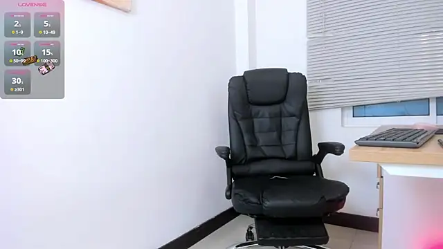 Snapshot of Tanaz_xX chatting on October 24, 2025, 9:03 pm Tanaz xX online show from October 24, 2025, 9:03 pm