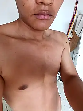 nativohot7 online show from September 29, 2025, 2:01 pm